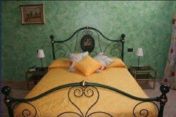 La Cascina Di Alice Bed and Breakfast Castiglione Delle Stiviere Eksteriør billede