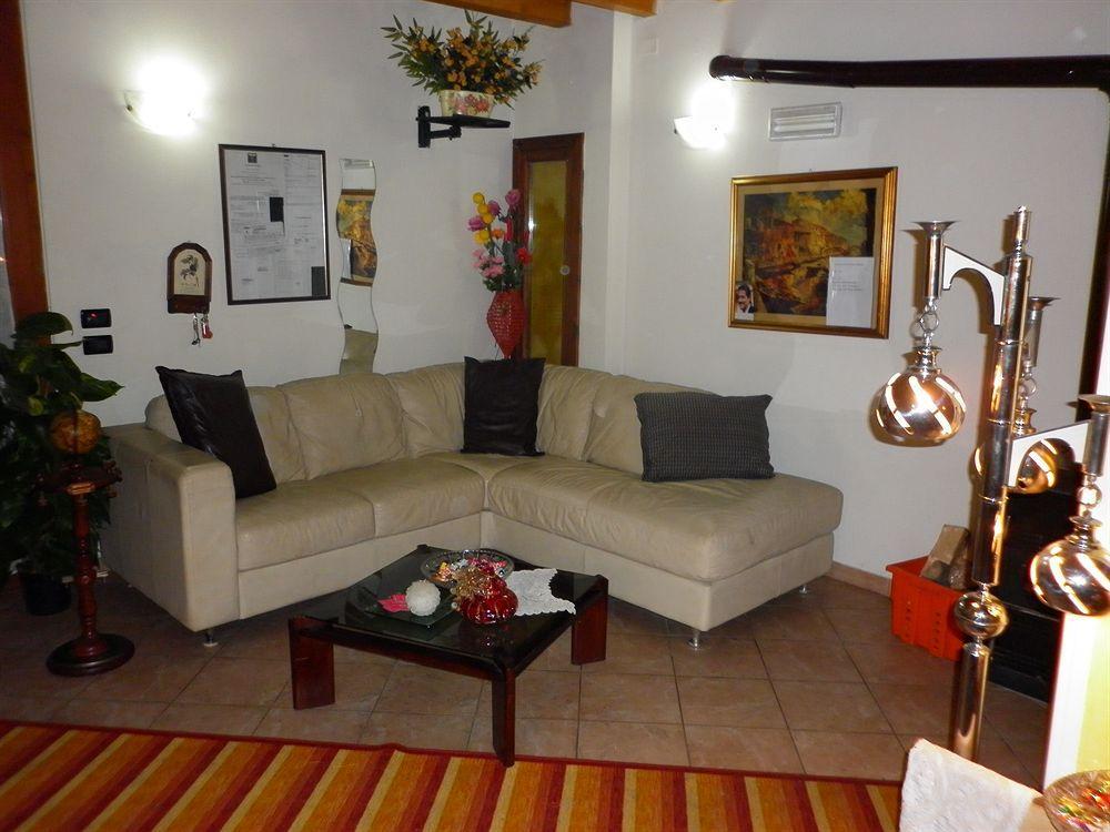 La Cascina Di Alice Bed and Breakfast Castiglione Delle Stiviere Eksteriør billede